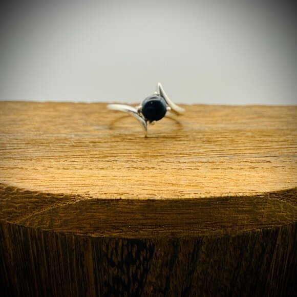 Womens Onyx Ring Sz 7 - Picture 2 of 5